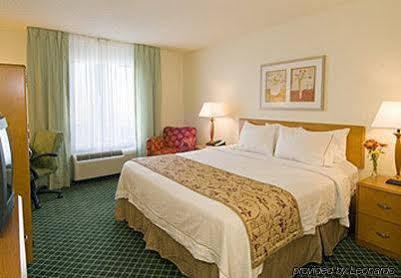 Fairfield Inn & Suites Мерилвил Екстериор снимка