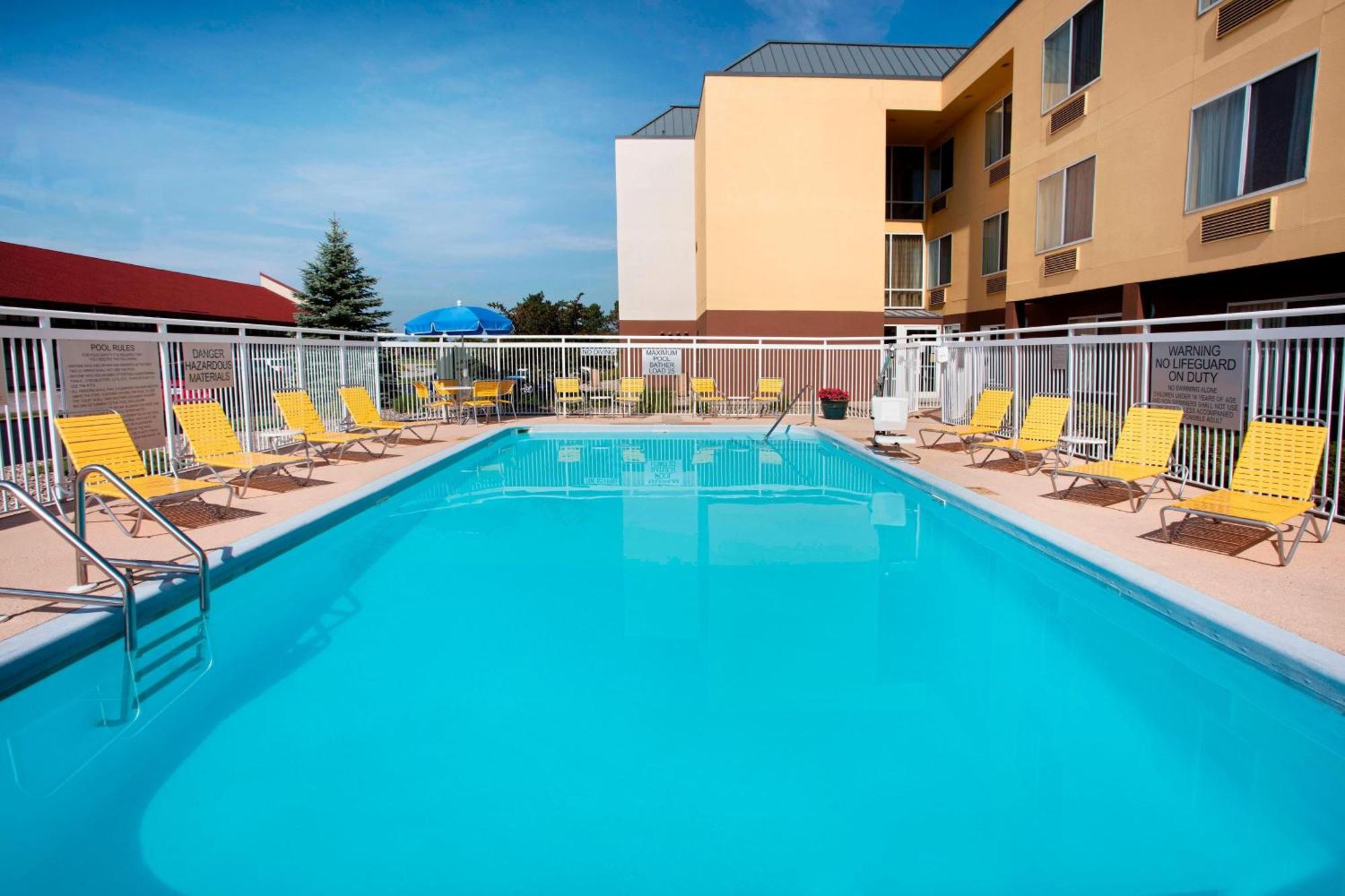 Fairfield Inn & Suites Мерилвил Екстериор снимка