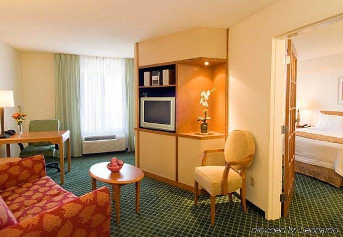 Fairfield Inn & Suites Мерилвил Стая снимка